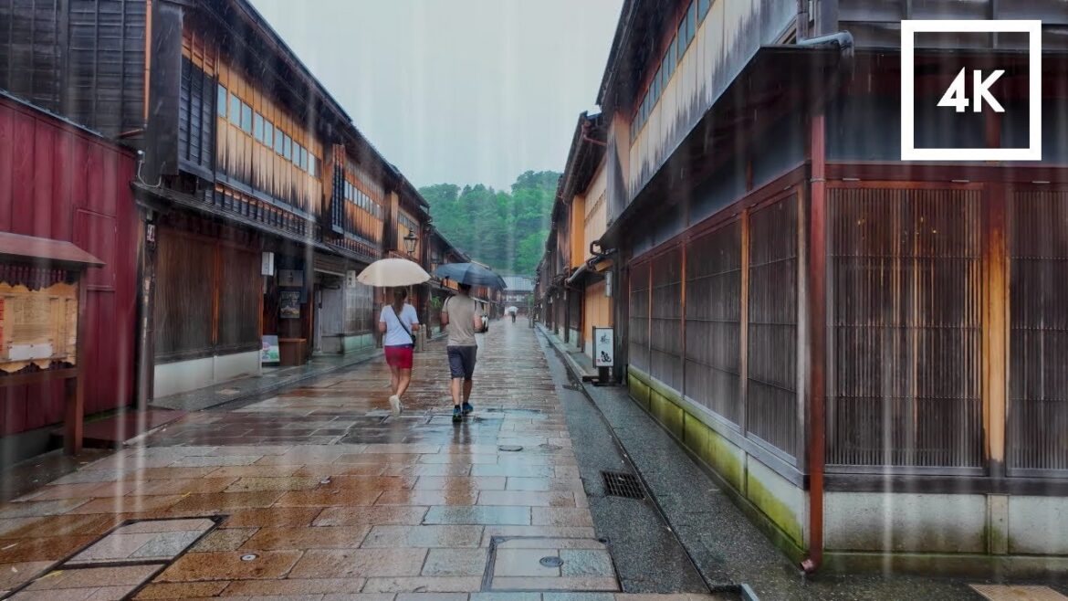 ☔️Japan - A walking tour through the preserved retro streets of Higashi Chaya District. / 4K