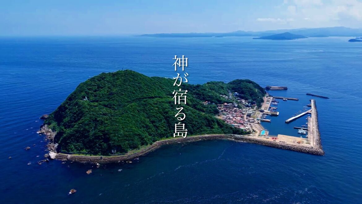 【穴場の絶景】意外と知らないレトロな街並みと絶景の離島、歴史と絶景を巡る旅。ノスタルジックを感じる三重県鳥羽市の秘境「神島」 【穴場の絶景】意外と知らないレトロな街並みと絶景の離島、歴史と絶景を巡る旅。ノスタルジックを感じる三重県鳥羽市の秘境「神島」