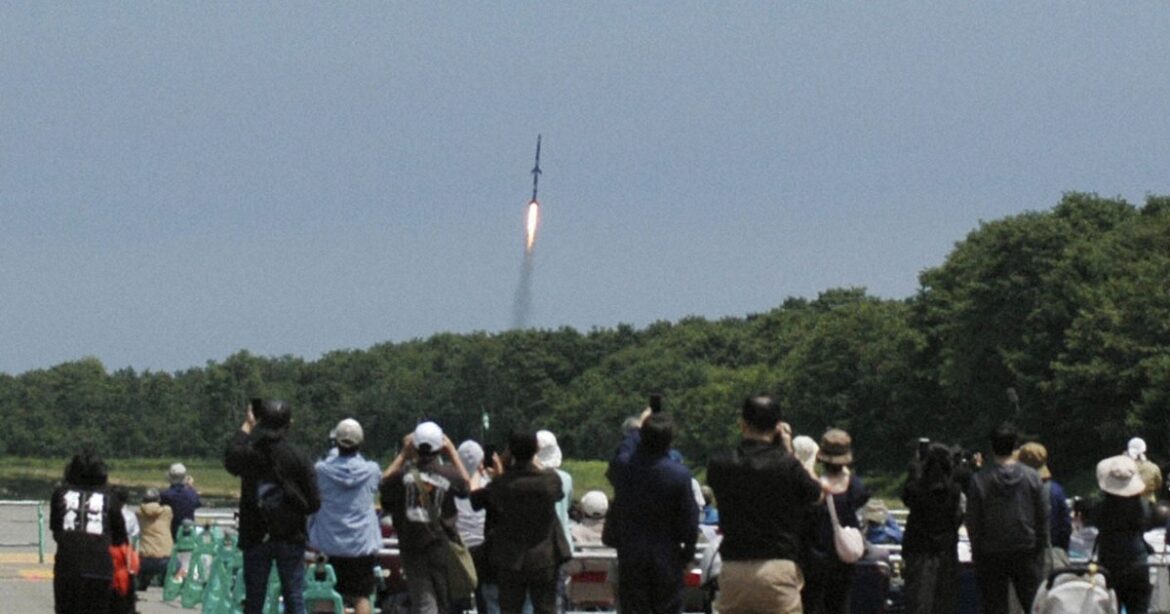 Taiwan rocket crashes in Japan’s 1st launch backed by foreign capital Taiwan rocket crashes in Japan's 1st launch backed by foreign capital