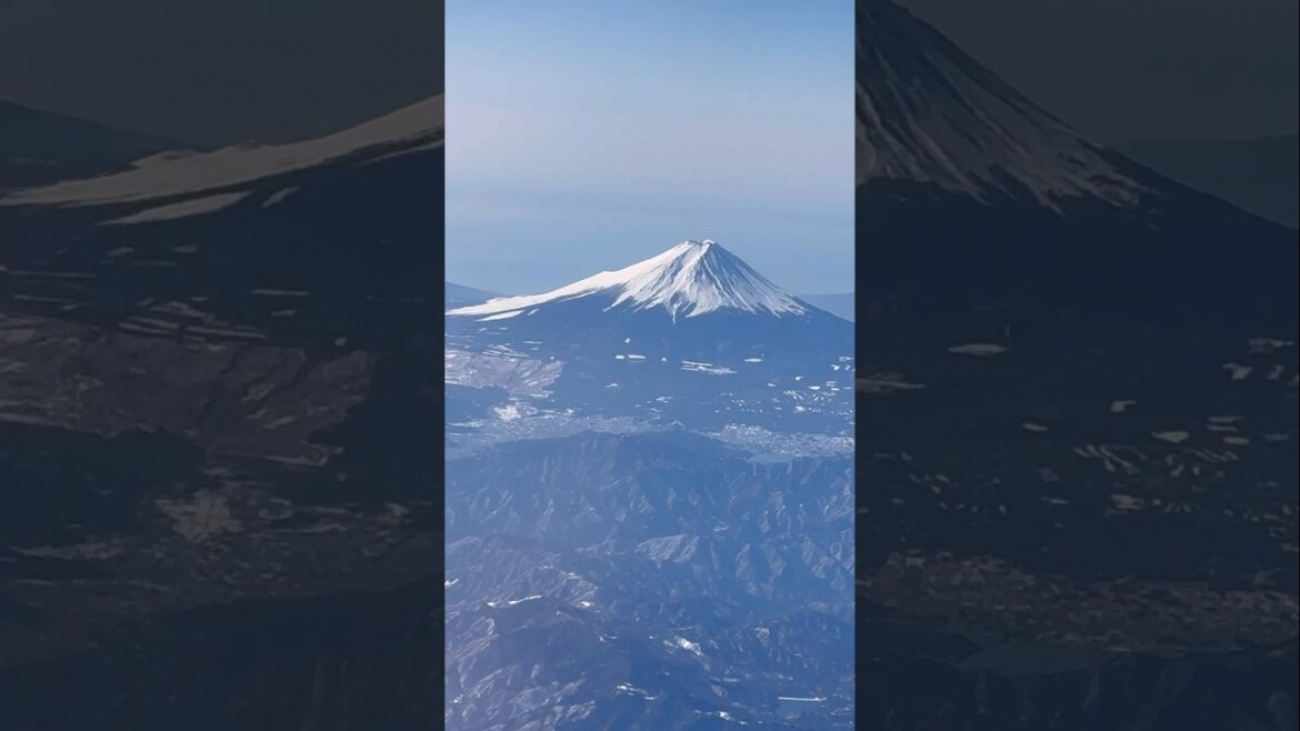 Mount Fuji, Japan #shorts #mountfuji  #japan #japantrip #airplanes #windowseat #windowview
