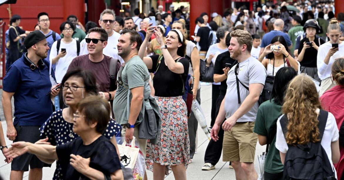 Japan saw record 22 mil. foreign visitors in 1st half of 2025