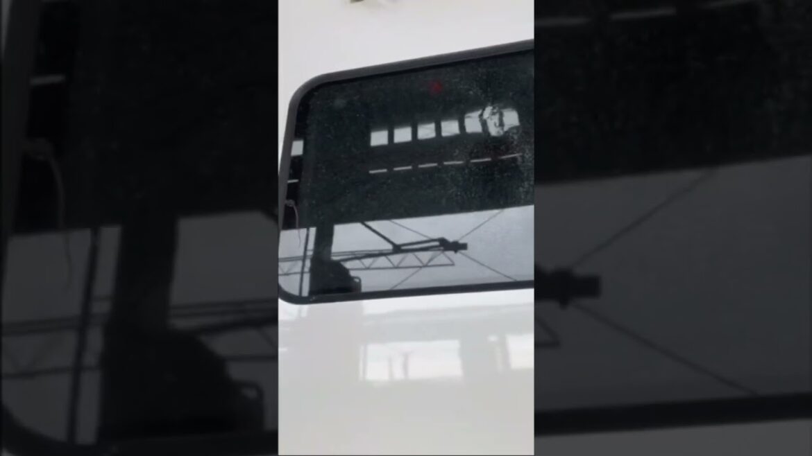 #開箱電車玻璃中彈😂😂#波?#1203#EMU500 #EMU600#automobie #新自強 #benny #travel #train #railway #旅行#鉄道 #diy #開箱電車玻璃中彈😂😂#波?#1203#EMU500 #EMU600#automobie #新自強 #benny #travel #train #railway #旅行#鉄道 #diy