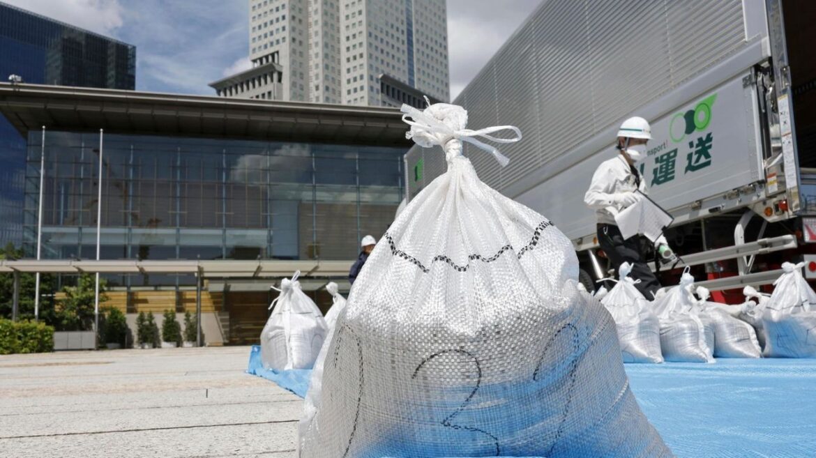 Slightly radioactive Fukushima soil is used at Japanese prime minister’s office to prove safety Slightly radioactive Fukushima soil is used at Japanese prime minister's office to prove safety