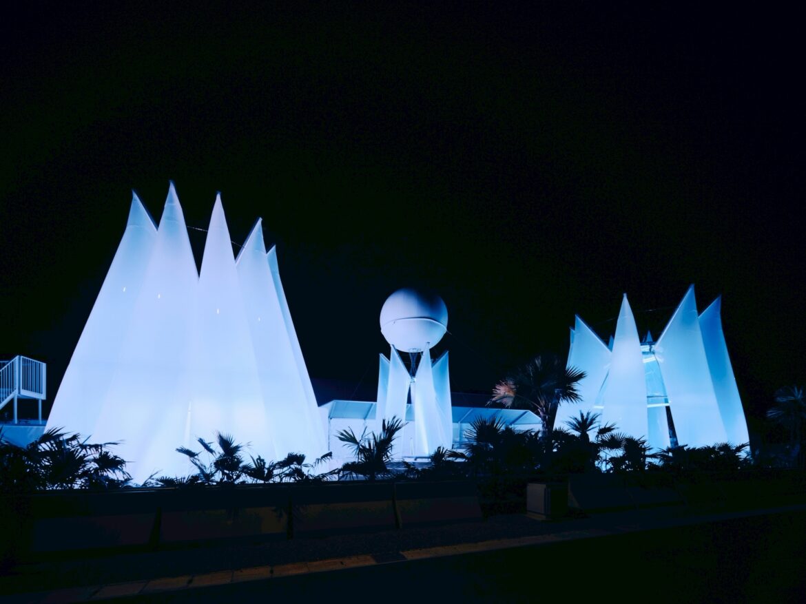 Sweating for world peace at the Expo saunas