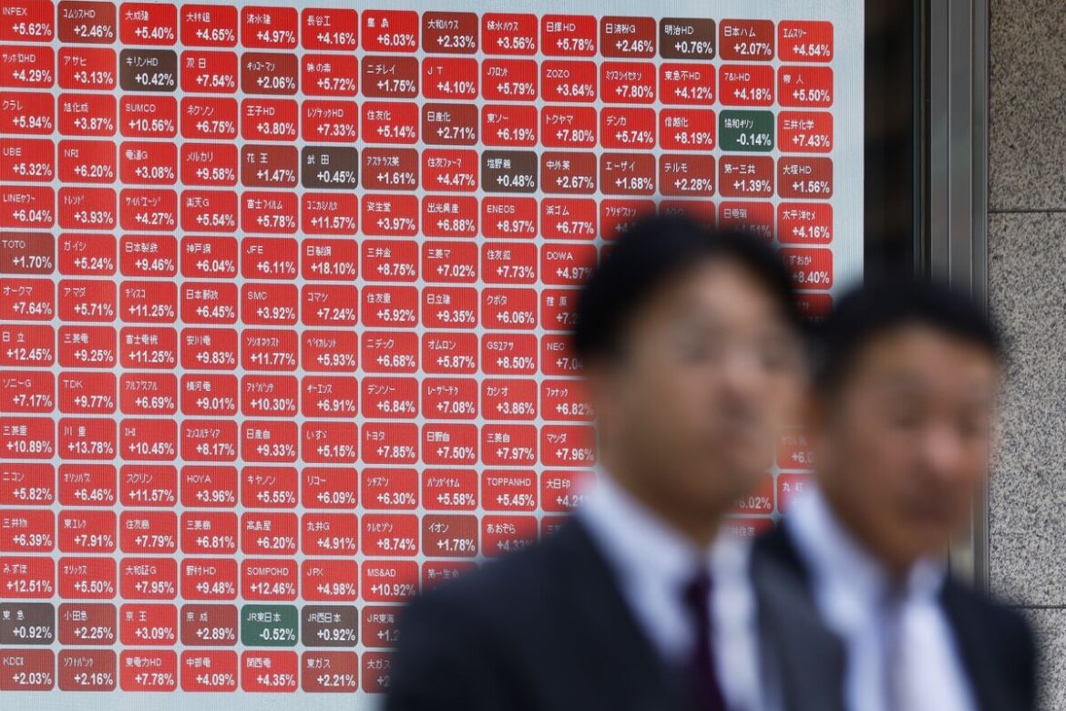 Japan Investors Brace for BOJ, Earnings After Trump-Fueled Rally