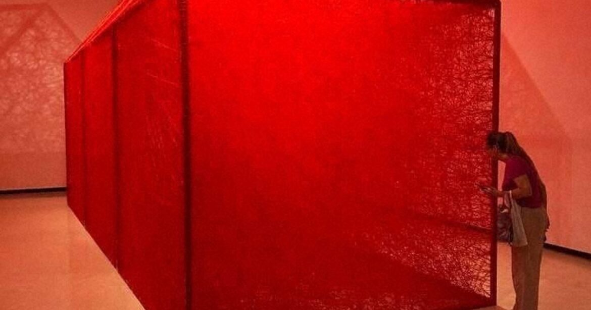 Edging Toward Japan: Chiharu Shiota: The strands of blood that both terrify and bind Edging Toward Japan: Chiharu Shiota: The strands of blood that both terrify and bind