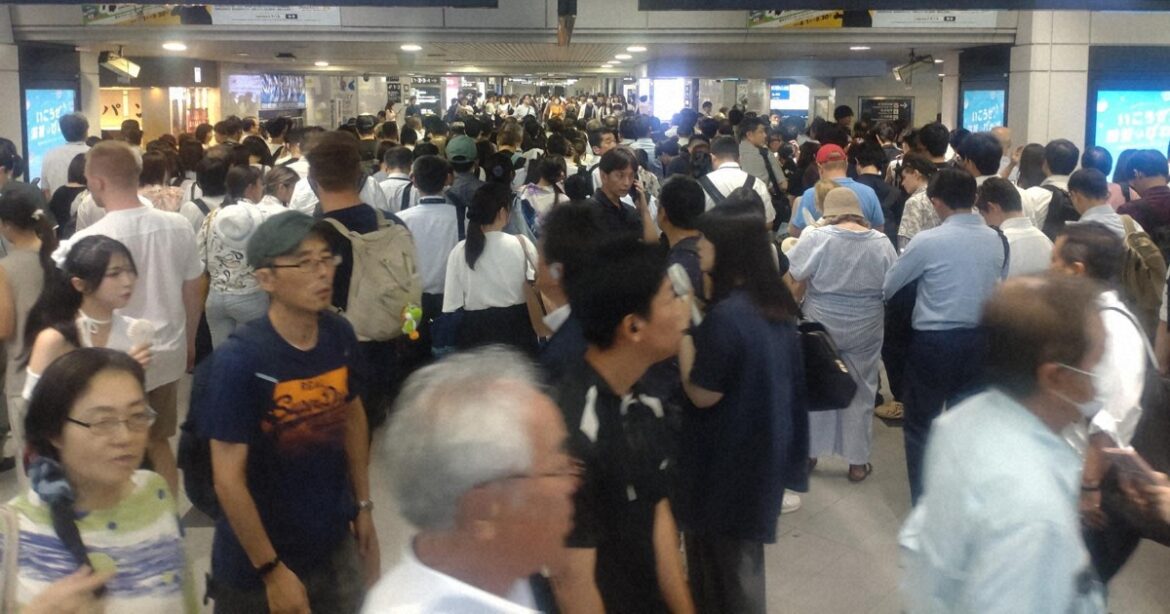 Man sprayed in face at JR Osaka Station during rush hour; suspect at large