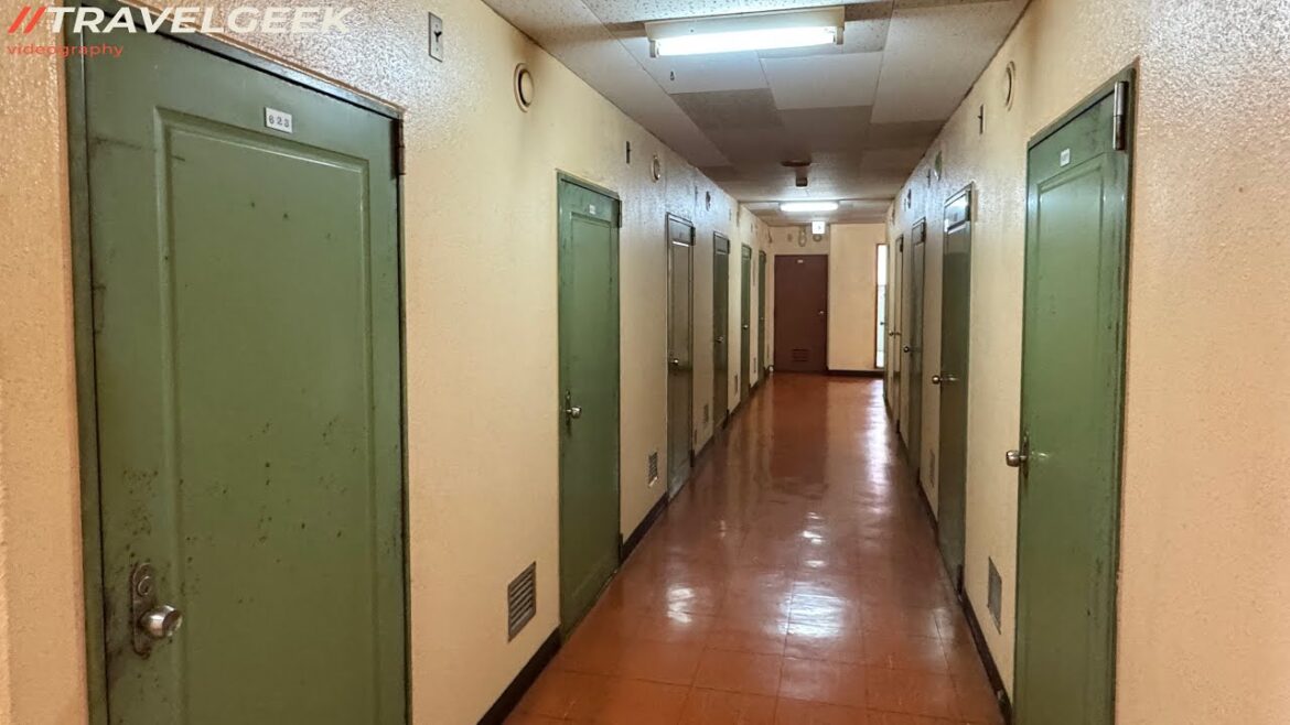 Trying $7 Solo Hotel Room in Japan’s Only “Slum” Area | Osaka Airin District Trying $7 Solo Hotel Room in Japan's Only "Slum" Area | Osaka Airin District