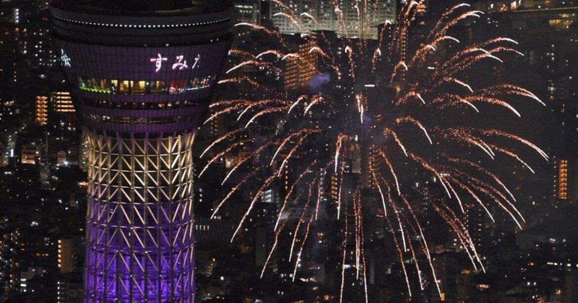 In Photos: Sumida River fireworks light up downtown Tokyo