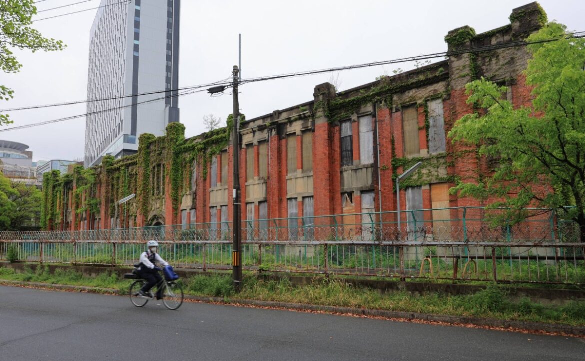 Researcher seeks to save Osaka Army Arsenal as ‘negative legacy’ Researcher seeks to save Osaka Army Arsenal as 'negative legacy'