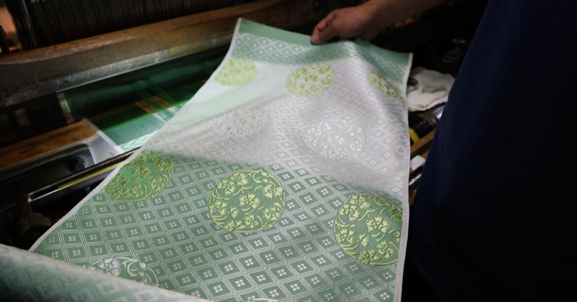 Tradition meets AI in Nishijinori weaving style from Japan’s ancient capital | National News Tradition meets AI in Nishijinori weaving style from Japan's ancient capital | National News