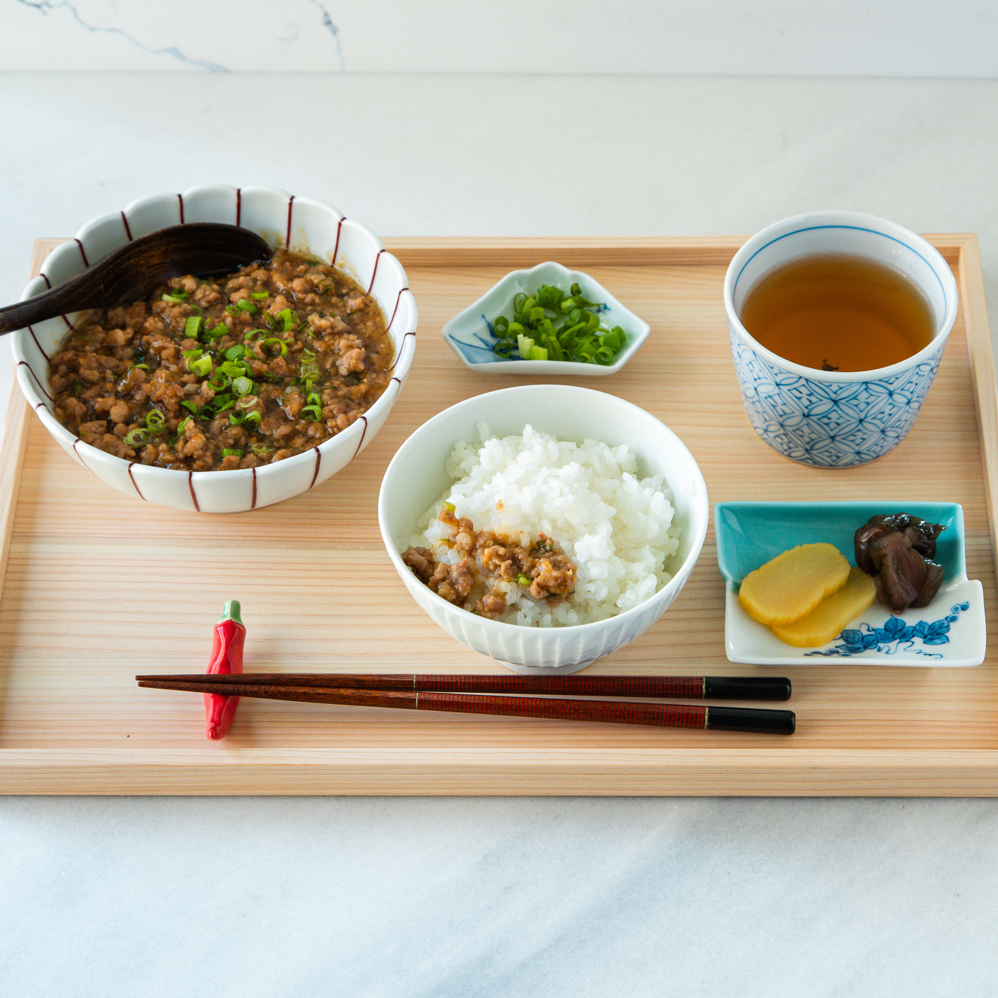 hashi oki chopstick rest with plated meal