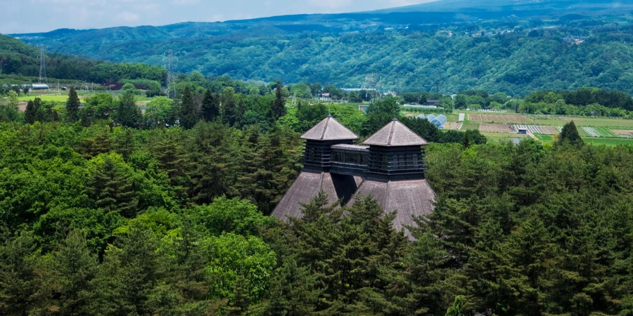 A facility in the Suntory Hakushu Distillery among the forested area of the southern alps
