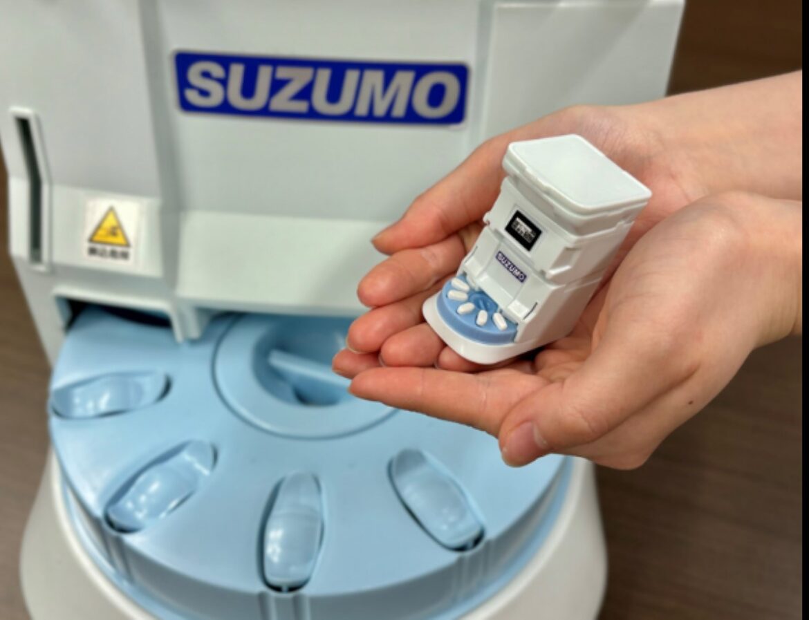 Capsule Toys! How the SUZUMO Sushi Machine Met Gacha Culture Suzumo featured image Left Real and Capsule Toy