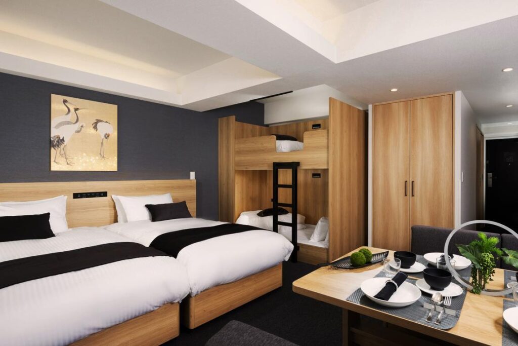 Apartment Hotel Mimaru in Osaka Shinsaibashi West has ample space for the whole family and is a two-minute walk from the nearest train station.