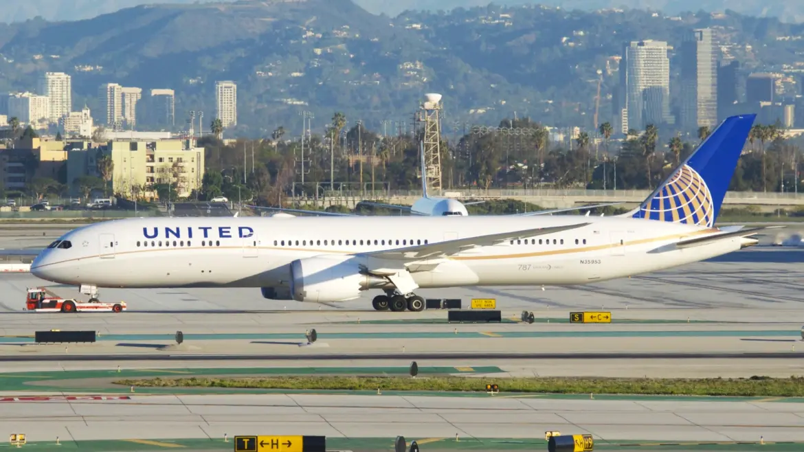 United Airlines Boeing 787-9 Dreamliner