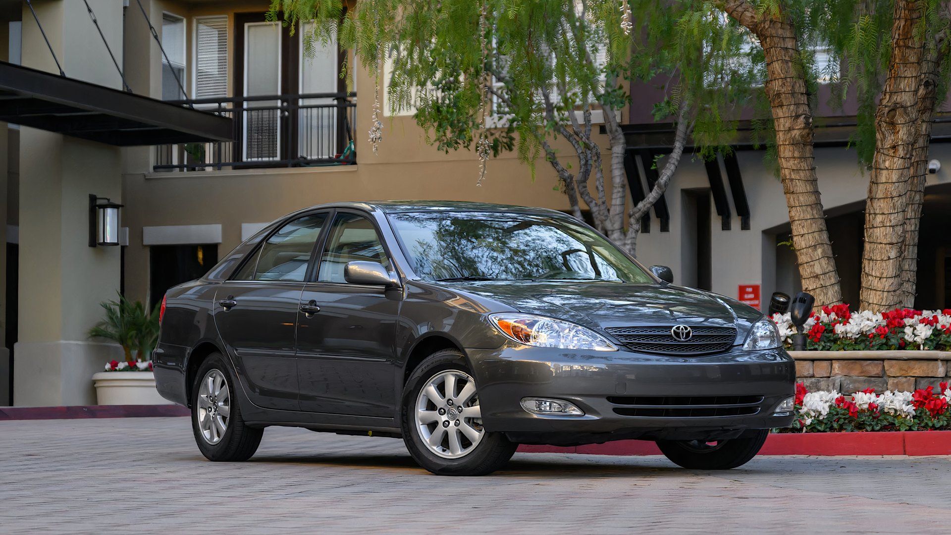 2003 Toyota Camry XLE in gray parked