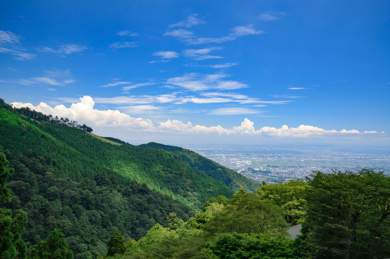 mount-daisen_kuro-pixta_88001355_m.jpeg