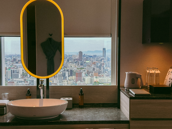 View from the corner room bathroom / Photo = Kwon Hyo-jeong Travel + Reporter