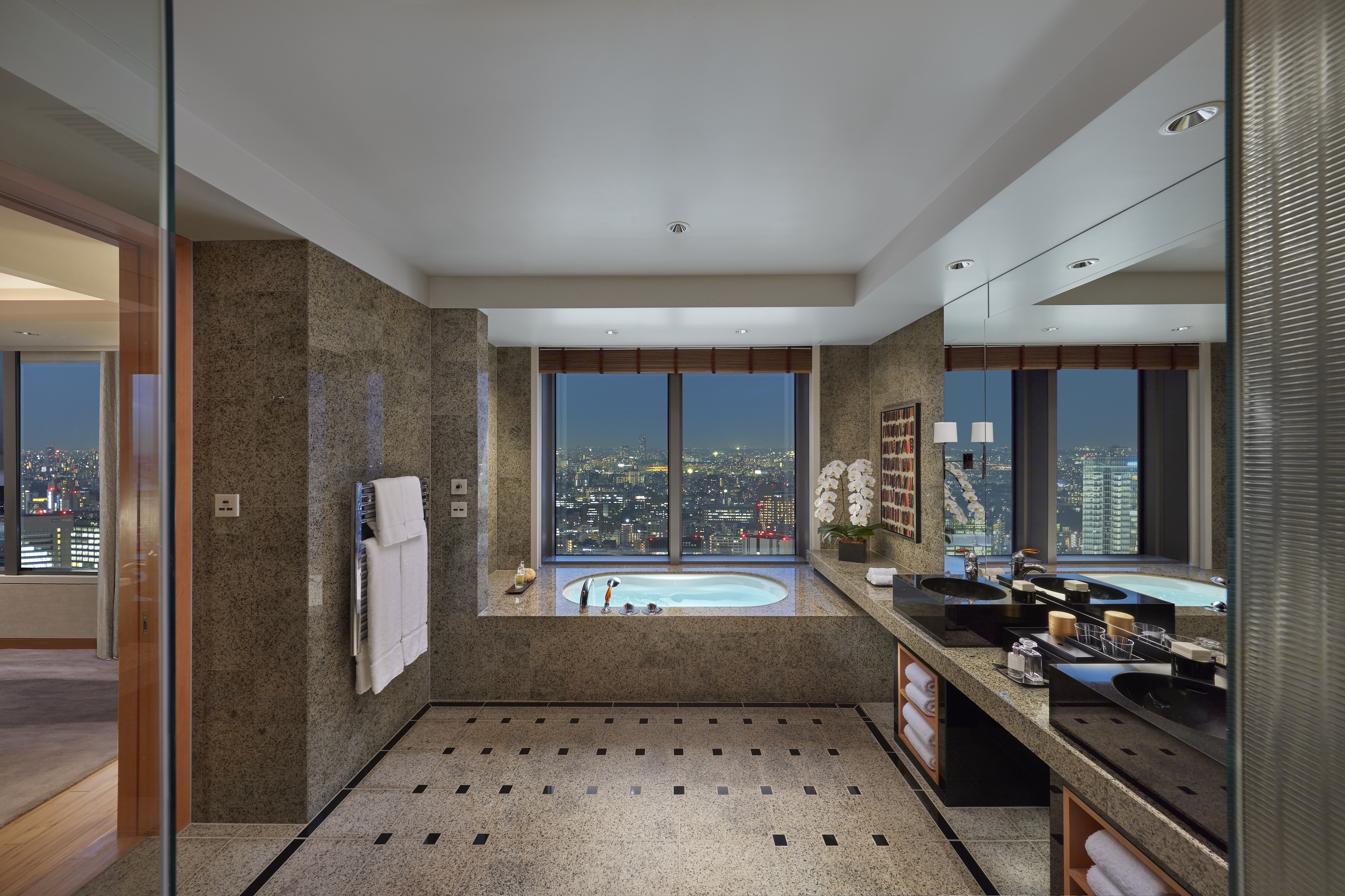 A bathroom at Mandarin Oriental, Tokyo hotel