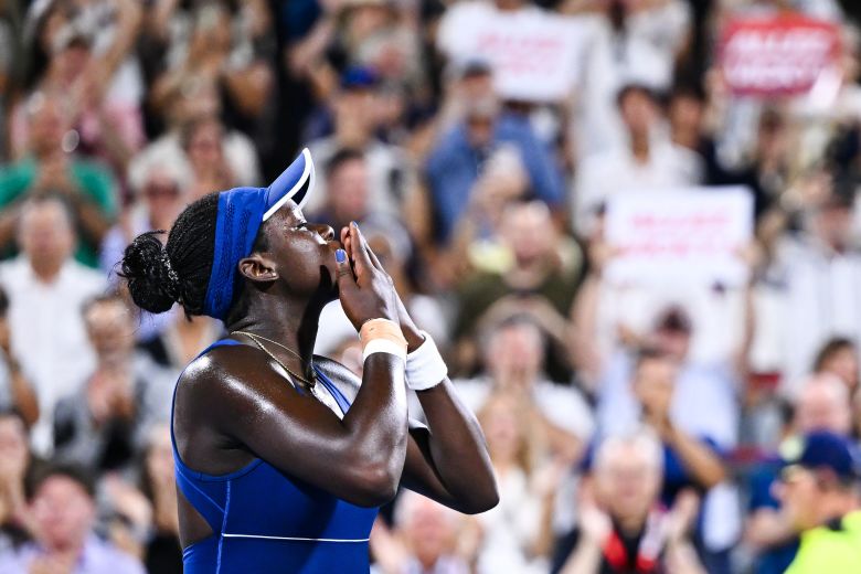 Mboko celebrates her semifinal victory.
