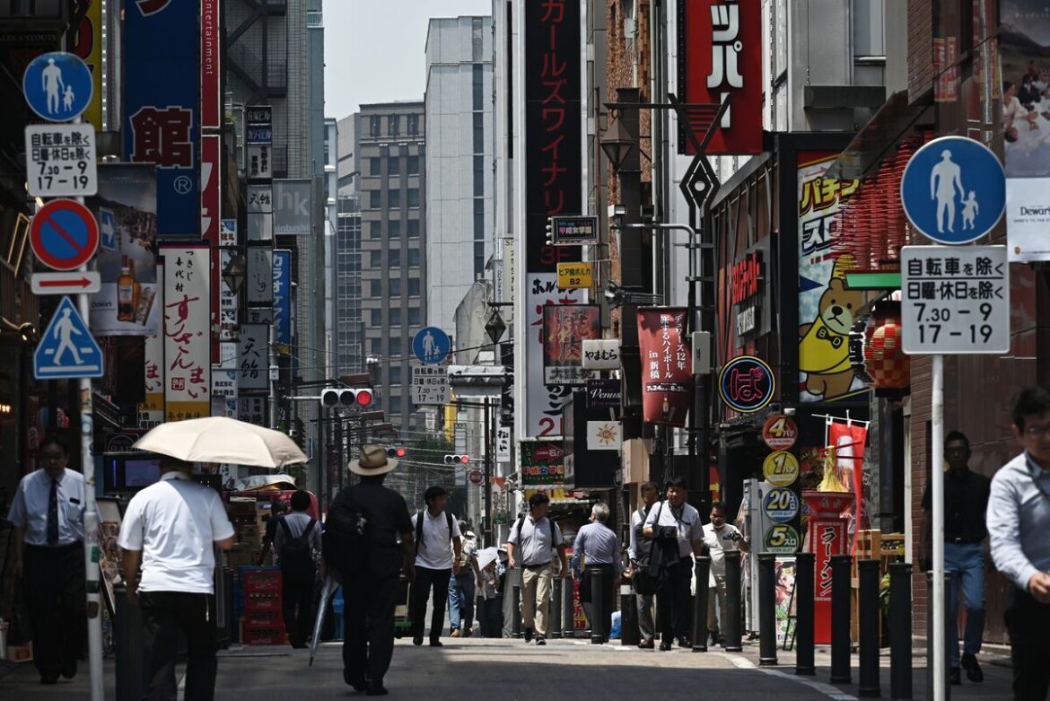 Japan Likely Eked Out Growth Last Quarter Even as Tariffs Hit Japan Likely Eked Out Growth Last Quarter Even as Tariffs Hit
