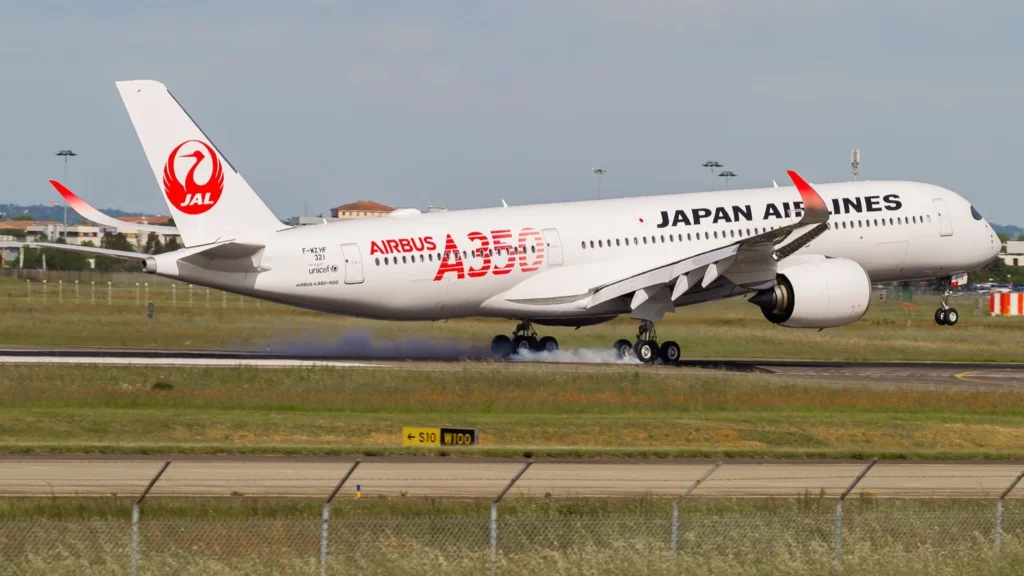 Japan Airlines A350-1000 Landing