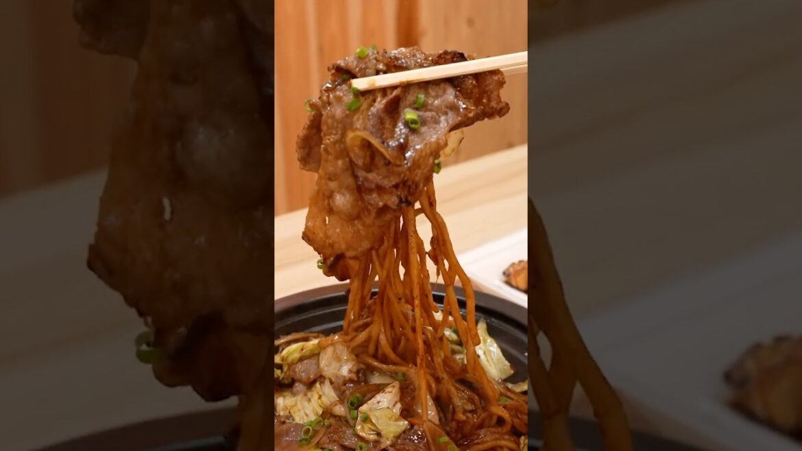 Stir-Fried Noodles in Osaka, Japan! #shorts #travel #food