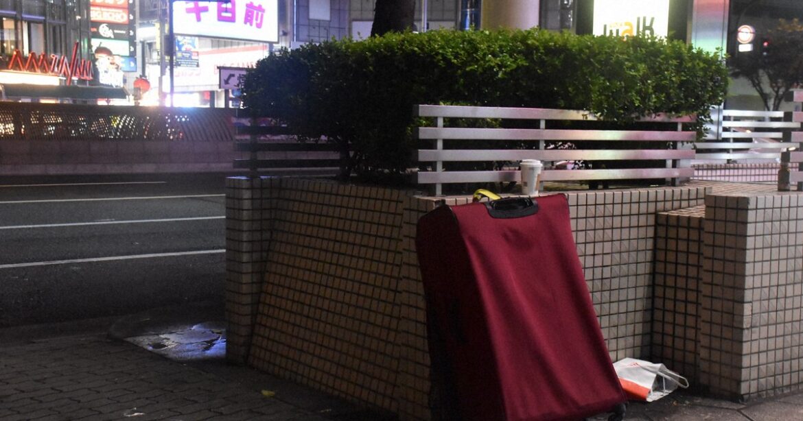 Over 80% of lodging operators in Osaka struggle with abandoned suitcases: survey Over 80% of lodging operators in Osaka struggle with abandoned suitcases: survey