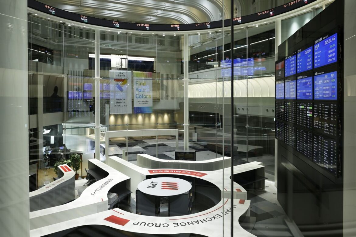 Japan Stocks Set to Drop After US Jobs Data Spark Growth Worries