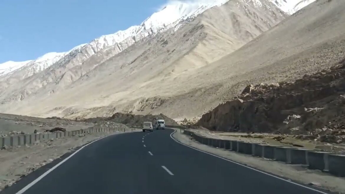 🟣 "Ladakh Valley | The Breathtaking Beauty of the  world #naturelovers #travelvlog #shortsfeed