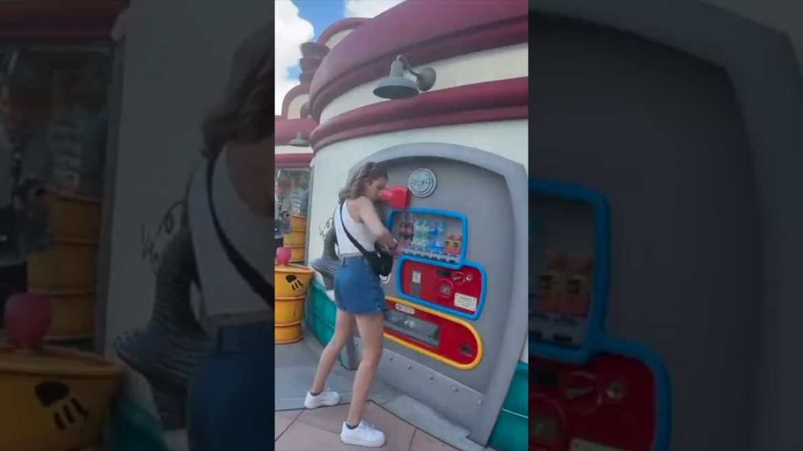 Only in Japan! Even the vending machines at Tokyo Disneyland are magical  🇯🇵✨TokyoDisneyland