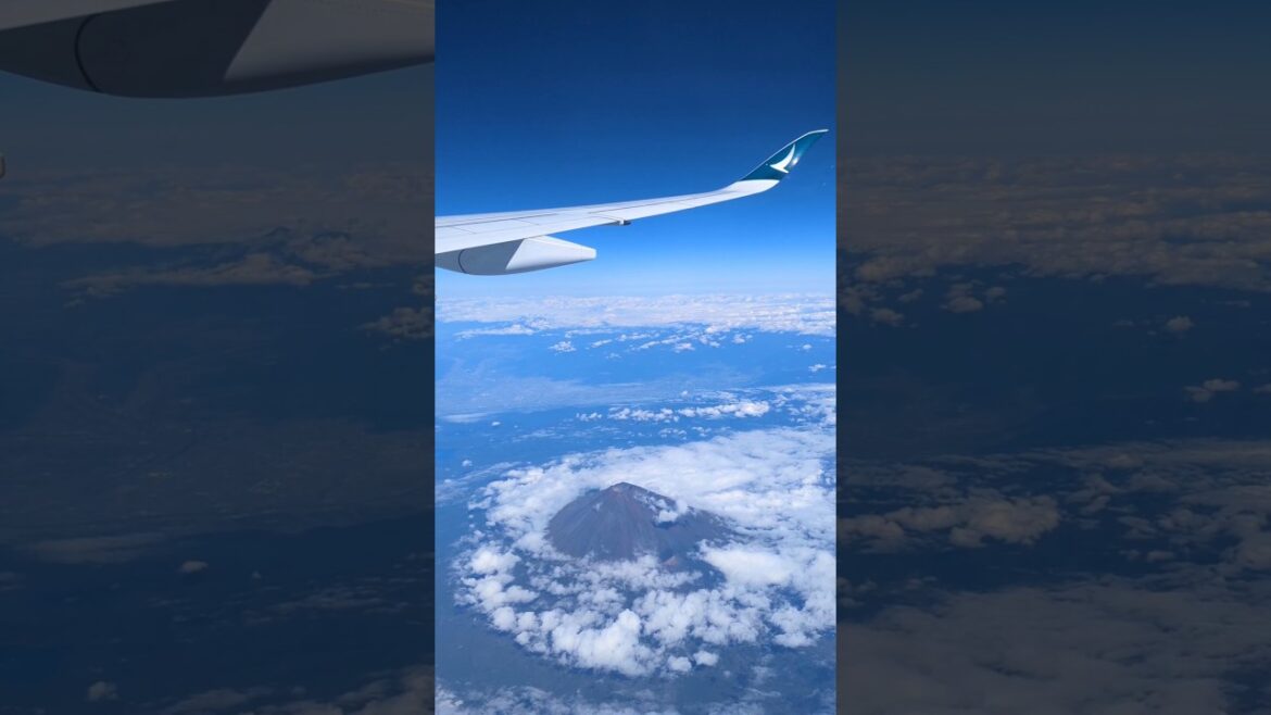 Window seat tip to spot Mt. Fuji! Choose this side flying HK–Narita & back. #TravelHackJapan #flight