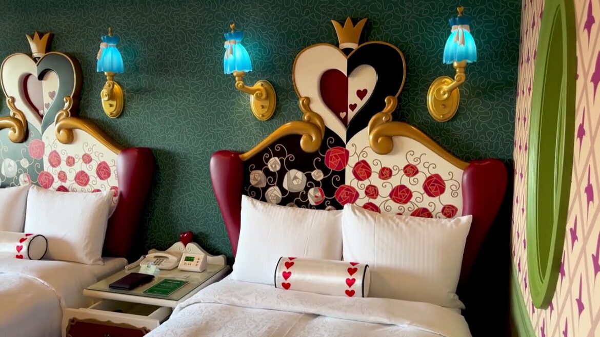 [FULL WALKTHROUGH] Tokyo Disneyland Hotel | Alice in Wonderland Room + Lobby Tour