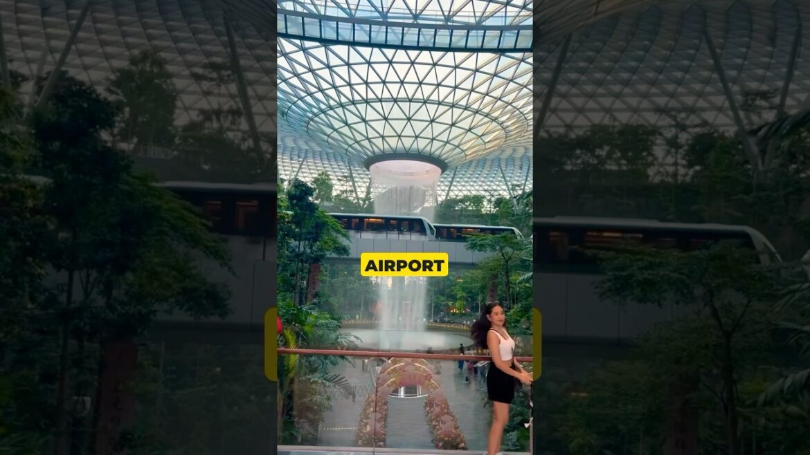 🌍 Top 3 Airports in the World | #TravelShorts #Airport #Top3