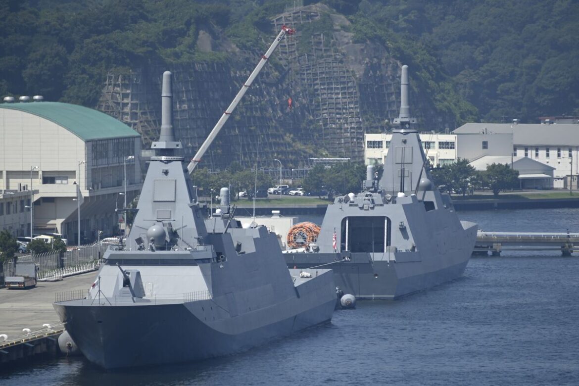 Japan’s Defense Ambitions Boosted by Australia Warship Deal Japan’s Defense Ambitions Boosted by Australia Warship Deal