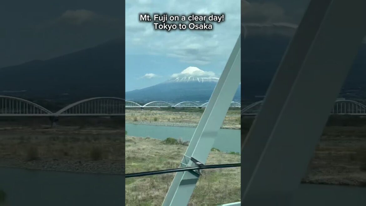 Mount Fuji On a Clear Day 🏔️ Shinkansen From Tokyo to Osaka #mountfuji #tokyo #japan