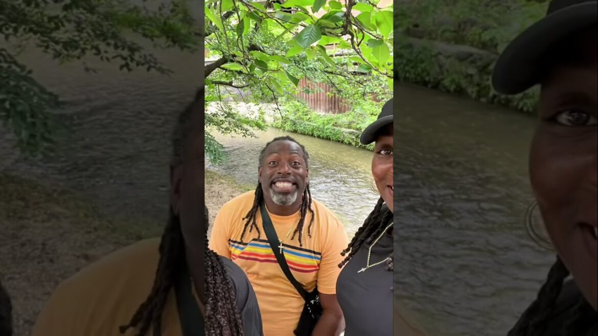 Kyoto Tour Essentials: Must-Have Items & Yasaka Shrine!