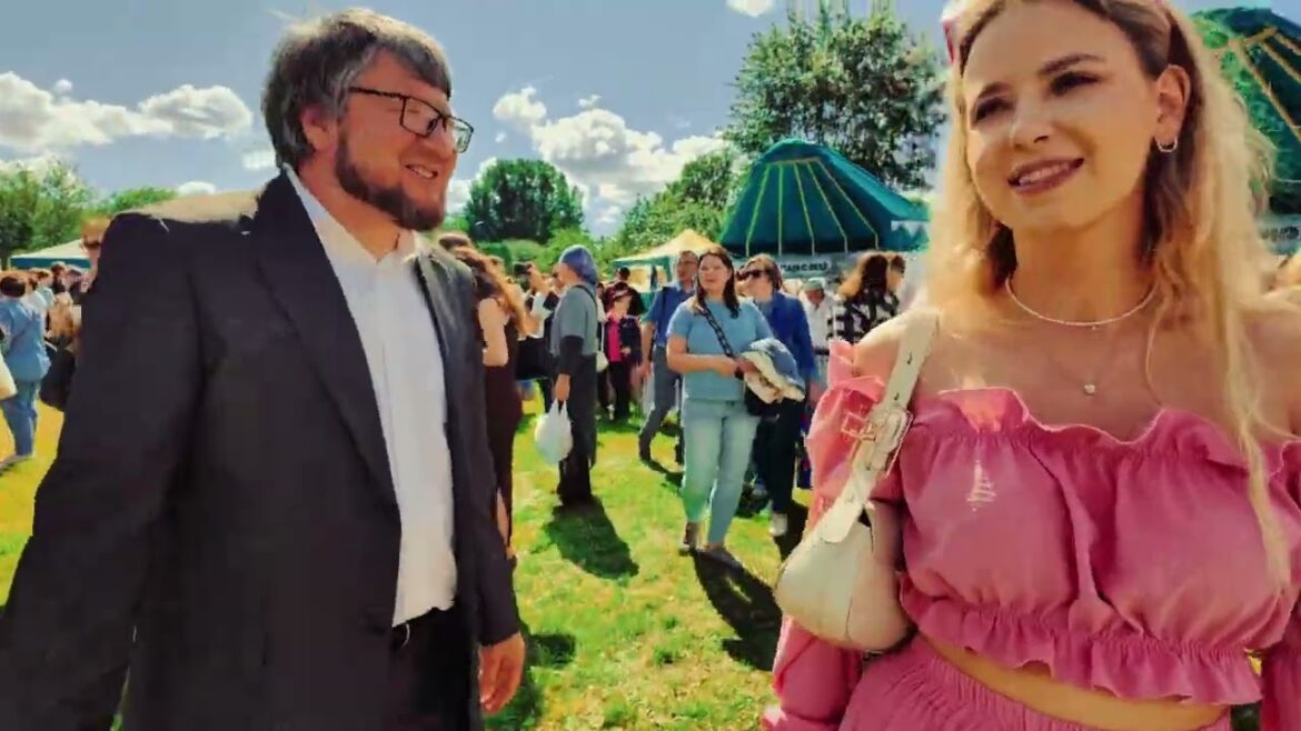 Park full of happy people! Nature hike in summer. Moscow Walking Tour Park full of happy people! Nature hike in summer. Moscow Walking Tour