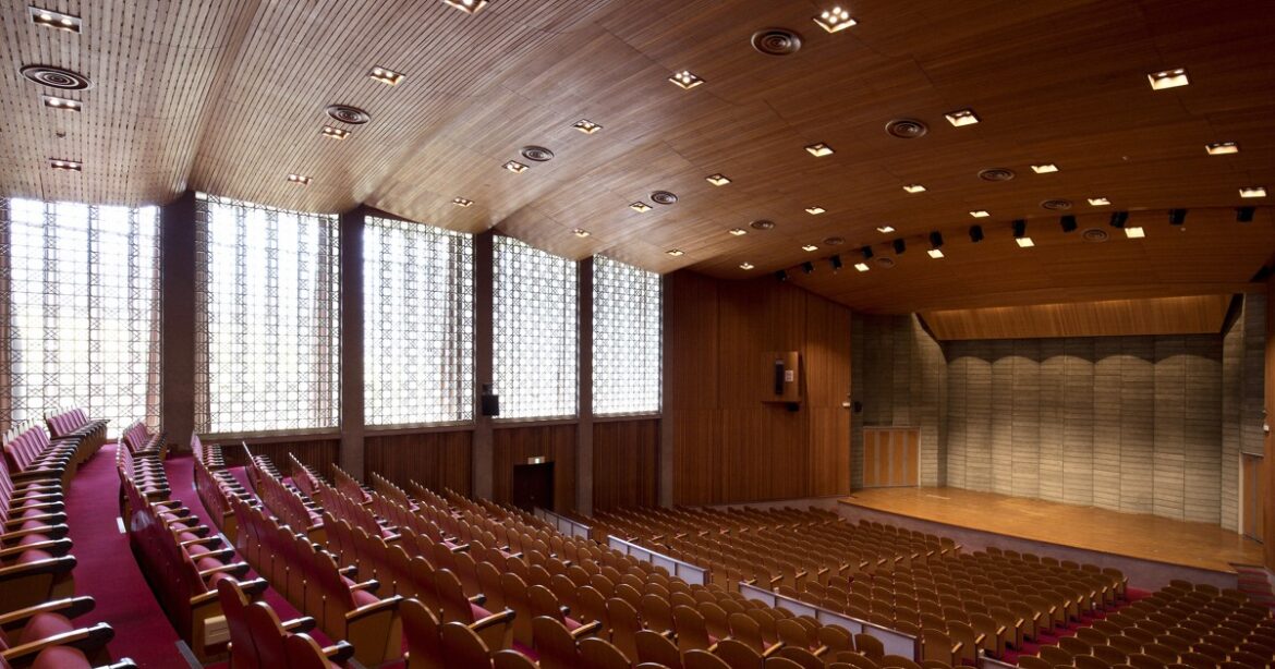 Retro Japan: University auditorium in Tokyo a timeless space of sound and light