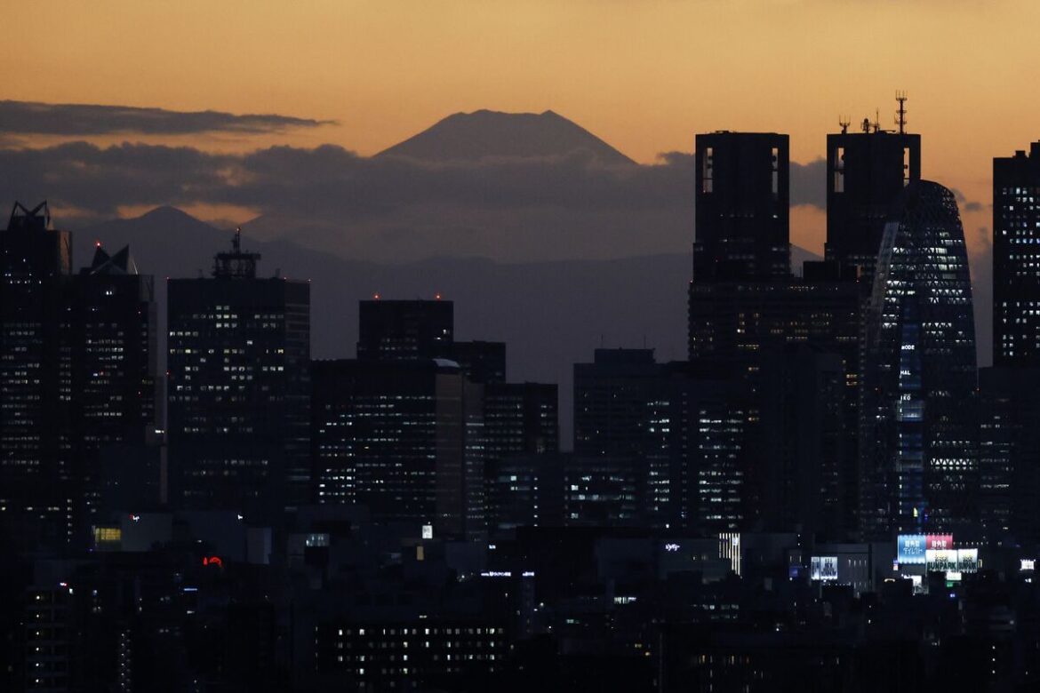 Man Group’s Japan Fund Buying Bank Stocks in Bet on Inflation Man Group’s Japan Fund Buying Bank Stocks in Bet on Inflation