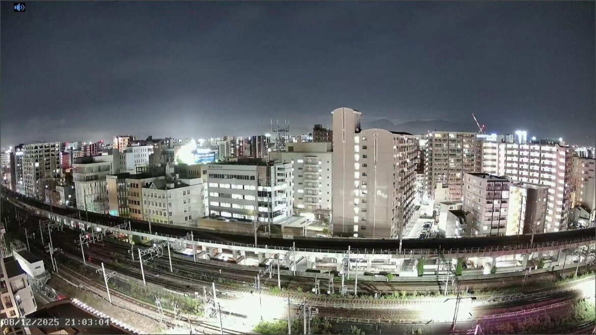 Live Cam: Hakata Station, Fukuoka, JP｜Shinkansen & Local JR Lines｜Summer | Weather Updates