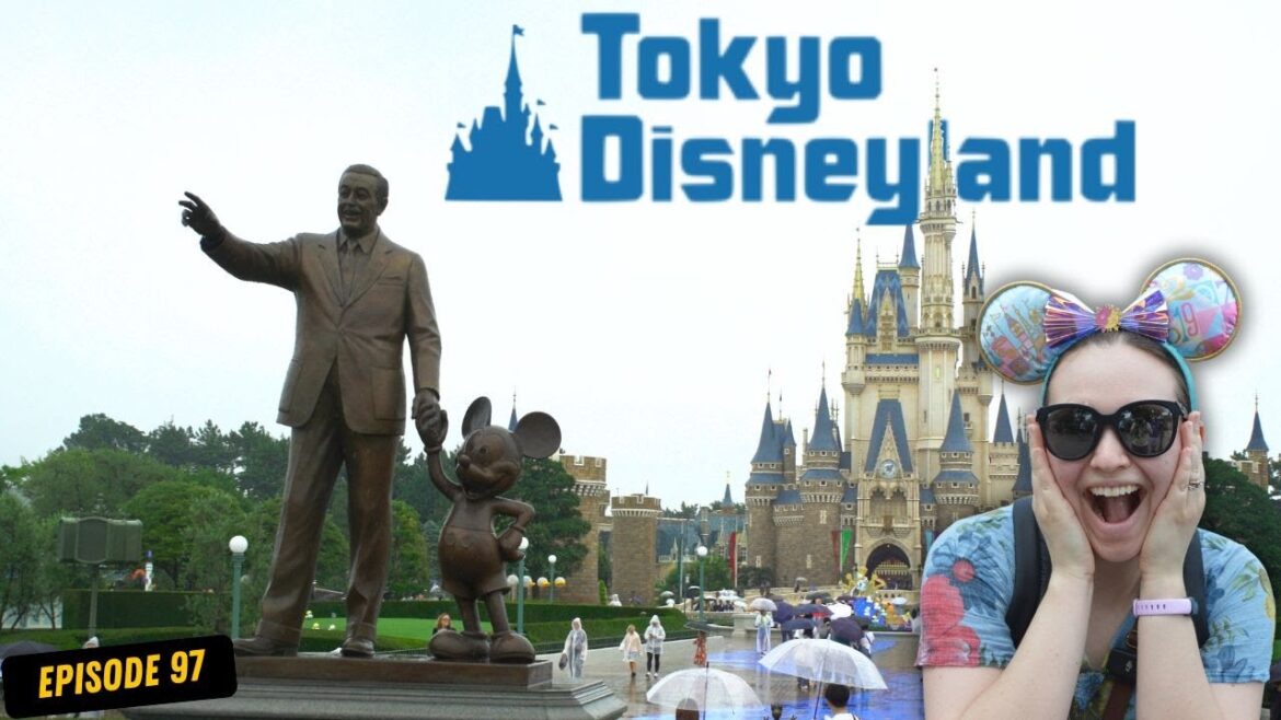 Our First Tokyo Disneyland Experience: Beauty & The Beast, The Electrical Parade & More! 🎢✨