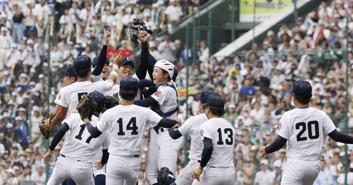 Baseball: Okinawa Shogaku wins 1st national high school c'ship at Koshien