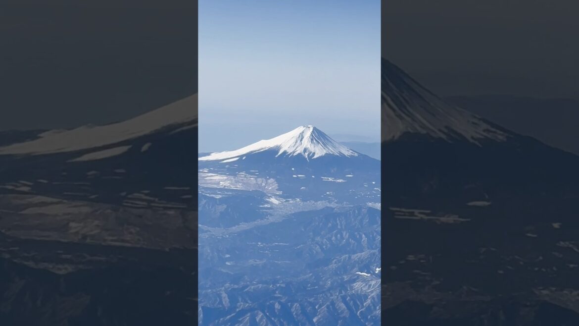 tbt Mount Fuji seen from above #shorts #travel #aviation  #a350 #koreanair #tbt