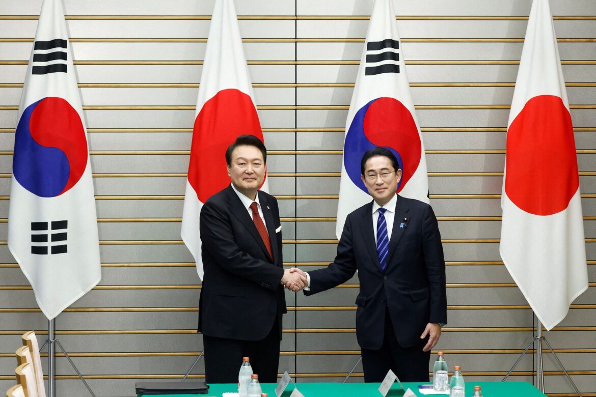 Japan, S. Korea agree to enhance ties in 'challenging' environment