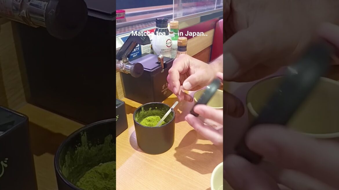 Preparing Matcha tea ☕ in Japan #matcha #travel #osaka