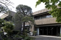 The Matsumoto Memorial Music Guest House's south side is seen in Tokyo's Setagaya Ward, April 17, 2023. The building features large windows that offer close-up views of the garden. (Mainichi/Akihiro Ogomori)
