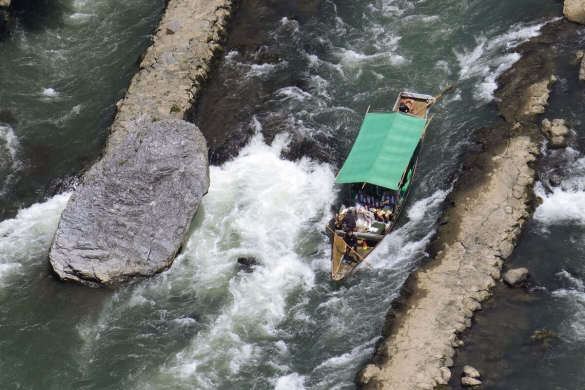 Kyoto river tour resumes after fatal boat accident in March