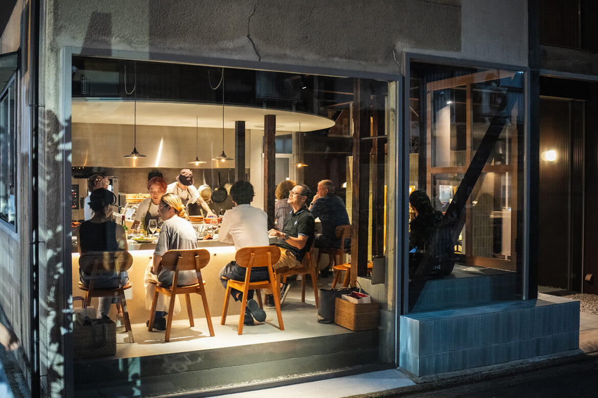 Enjoy a chic time at Sui., a stylish restaurant in Kawaramachi, Kyoto, popular for its creative non-genre cuisine. Enjoy a chic time at Sui., a stylish restaurant in Kawaramachi, Kyoto, popular for its creative non-genre cuisine.